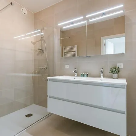 Huswell - Modern With South Facing Terrace * Остенде