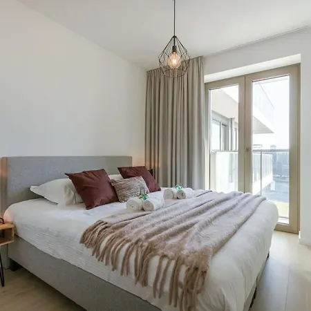 Huswell - Modern With South Facing Terrace Apartment Ostend