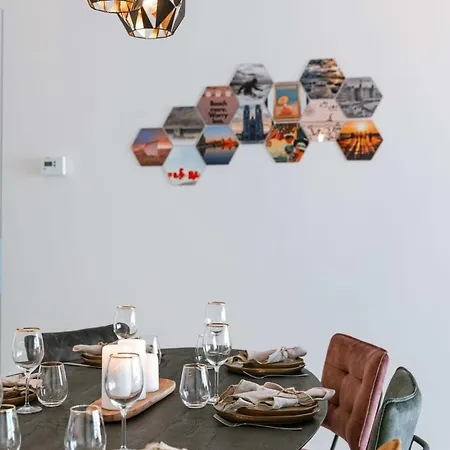 Huswell - Modern With South Facing Terrace Будинок відпочинку