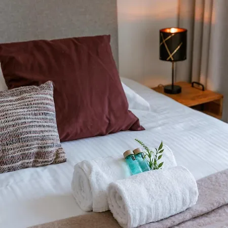 Huswell - Modern With South Facing Terrace Vakantiehuis