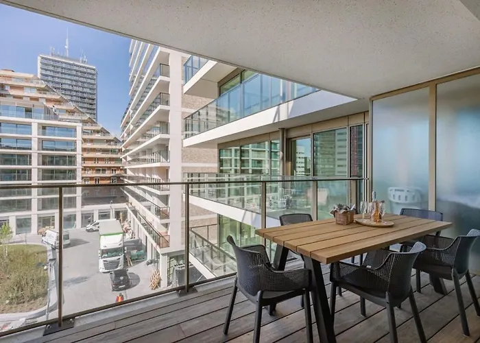 Huswell - Modern With South Facing Terrace *